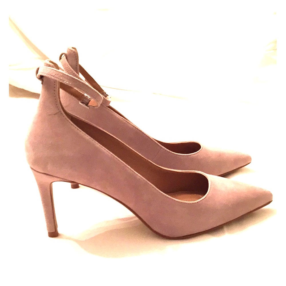 Tahari Pinto Taupe ankle strap suede pump